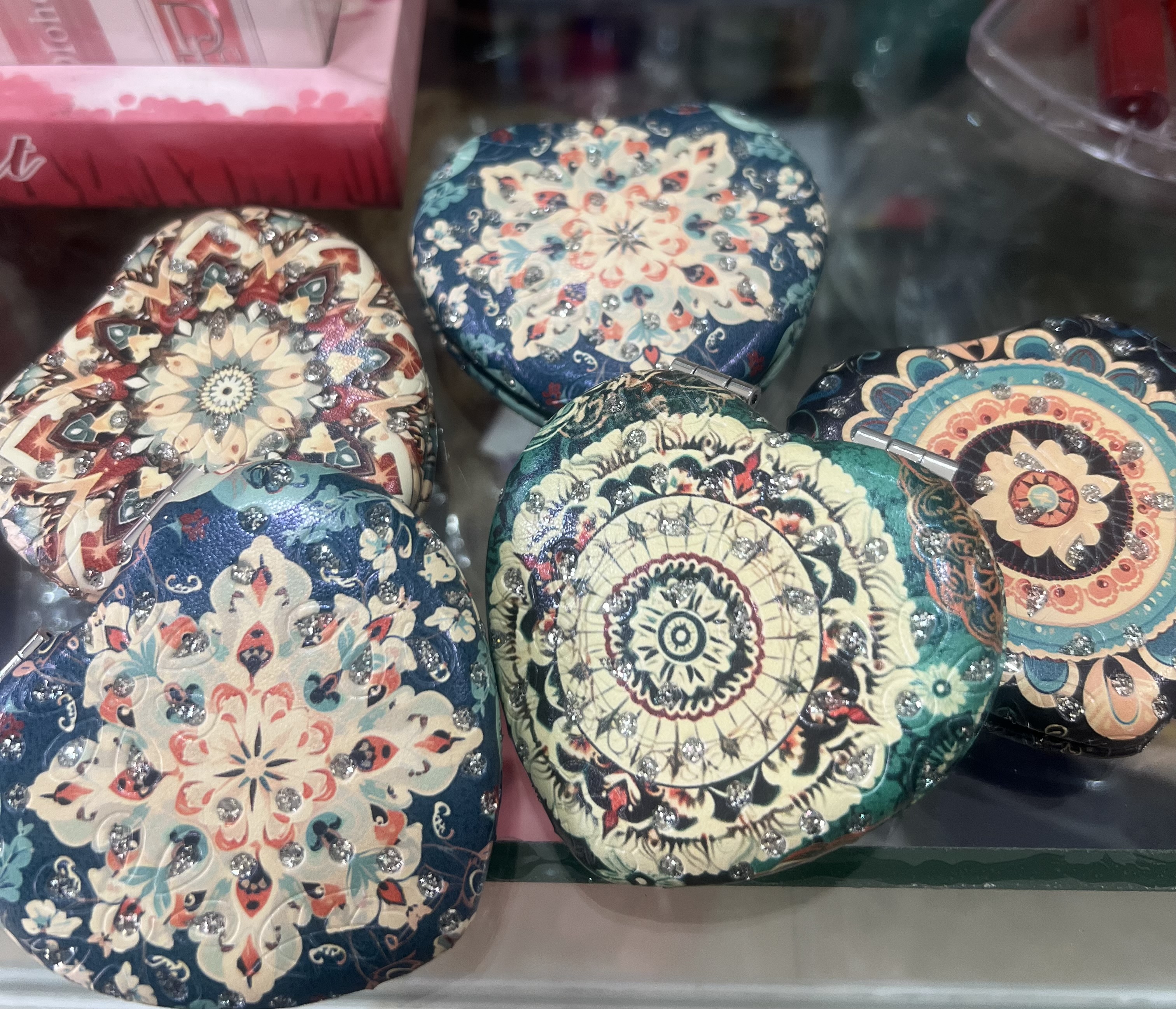 آینه جیبی طرح دار ذره بین دار